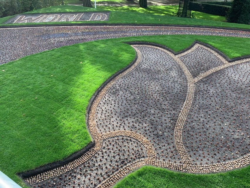 Amsterdam: Half-Day Flower Fields and Keukenhof Bicycle Tour - A visit to a flower nursery
