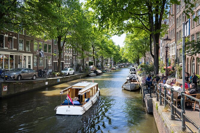 Amsterdam High-End Dutch Food & History Tour - Up to 8 guests - The final stop at the birthplace of New York