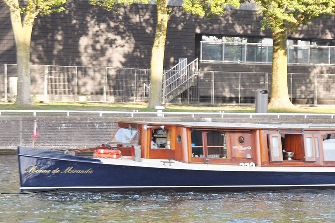 Amsterdam: High Tea Cruise - A route from the main canals to the Amstel