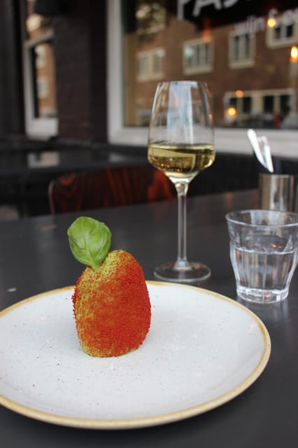 Amsterdam: High Wine at wine bar Paskamer, 3-rounds - Timing and what to plan around it