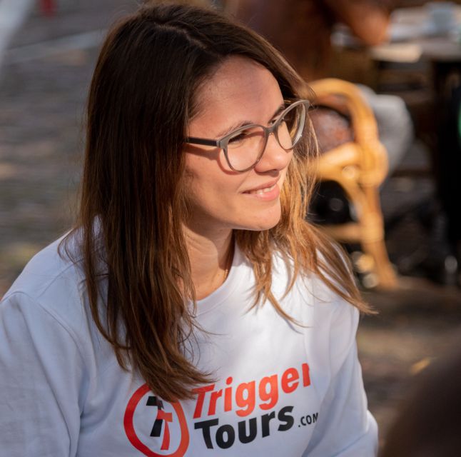Amsterdam: Highlights & History Walking Tour - What the small group changes