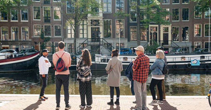 Amsterdam: Highlights & History Walking Tour - Starting near Amsterdam Central Station
