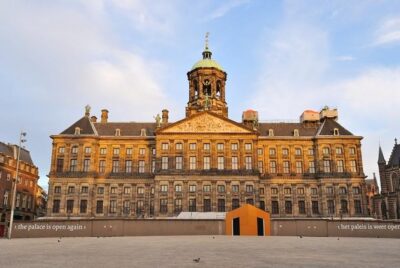 Amsterdam Highlights Walking Tour: Small Group Experience
