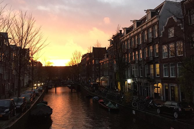 Amsterdam Highlights Walking Tour: Small Group Experience - Canals, gabled houses, and the old city