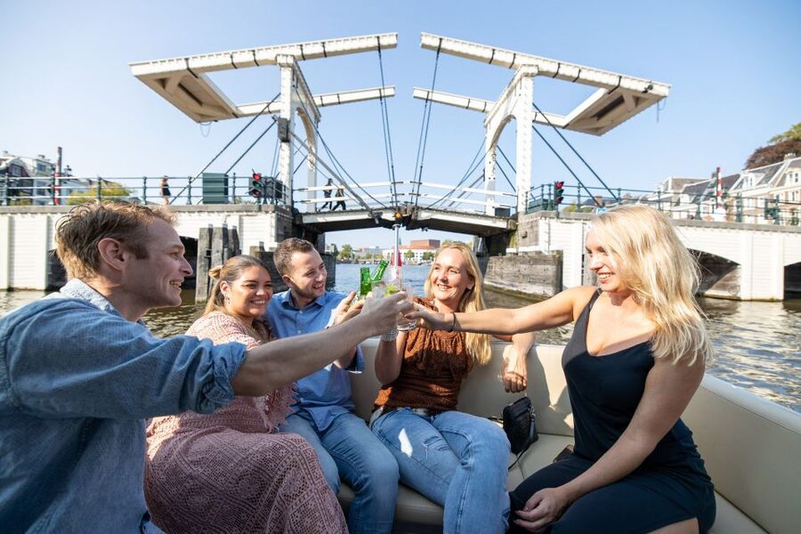 Amsterdam: Historic Boat Cruise with open bar and nibbles - Practical details before you book