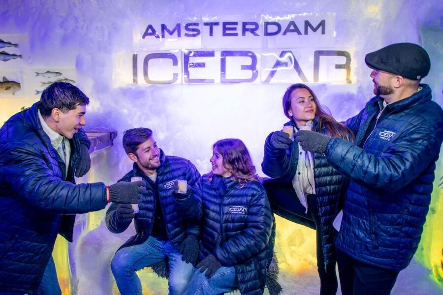 Amsterdam: Icebar Entry Ticket with 3 Drinks - Inside the frozen bar
