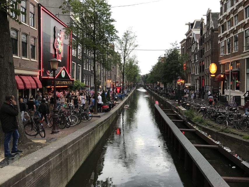 Amsterdam: Introduction walking tour - The Red Light District without the usual clichés