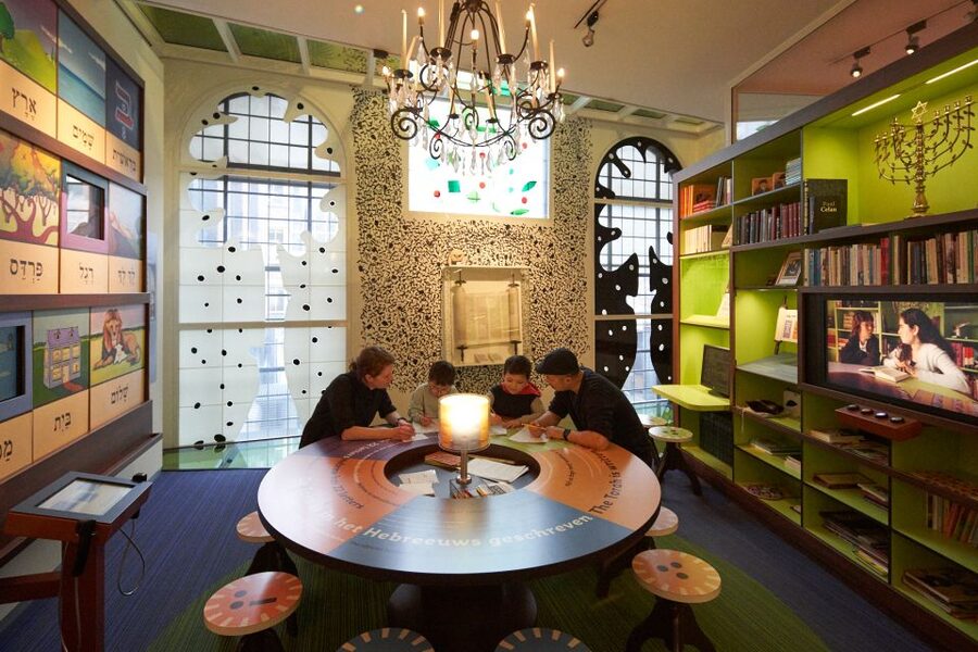 Amsterdam: Jewish Museum Entrance Tickets - Inside the Jewish Museum’s former synagogues