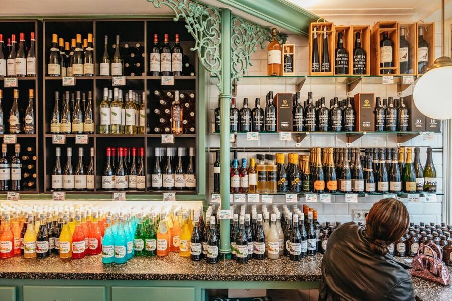 Amsterdam: Jordaan District Local Food Walking Tour - Weather, walking, and practical comfort