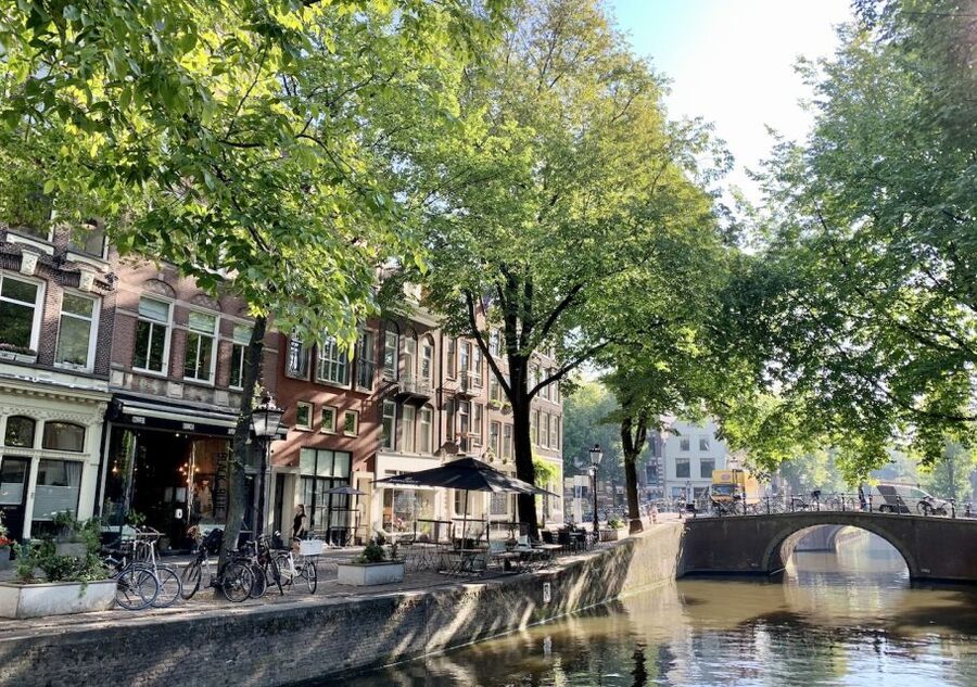 Amsterdam: Jordaan District Tour with a German guide - Why the Jordaan works so well on foot