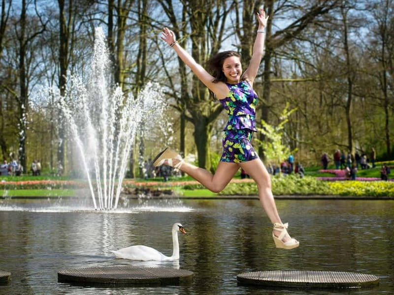 Amsterdam: Keukenhof Ticket and Roundtrip Shuttle Transfer - Entering Keukenhof with time on your side