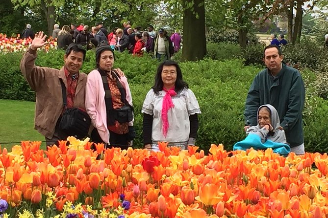 Amsterdam: Keukenhof Tulip Gardens and Giethoorn with Boat Tour - Why this pairing works so well