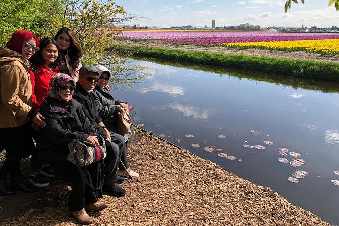 Amsterdam: Keukenhof Tulip Gardens and Giethoorn with Boat Tour - The long ride through Dutch countryside