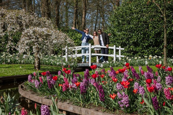 Amsterdam: Keukenhof, Zaanse Schans & Volendam Tour - Zaanse Schans and the working windmills