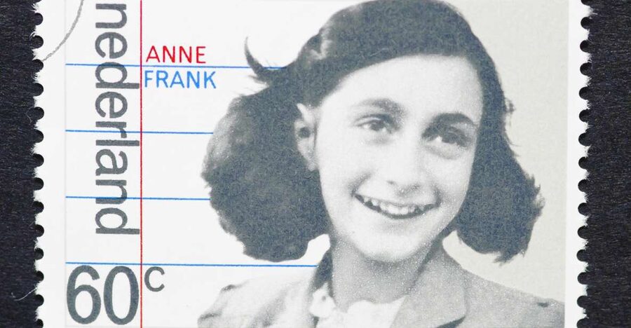Amsterdam: Life of Anne Frank and World War II Walking Tour - The Auschwitz Monument and time for reflection