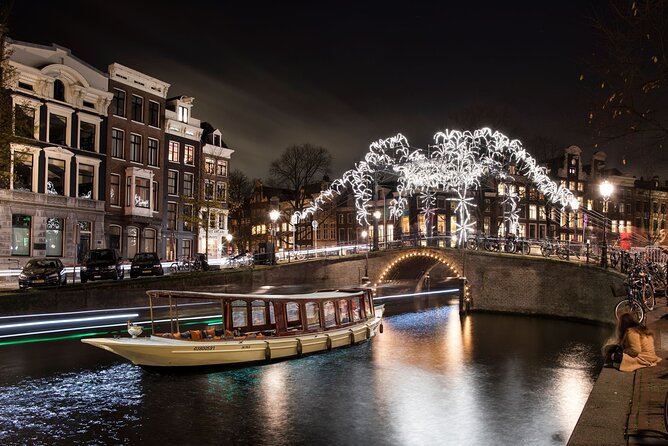 Amsterdam Light Festival: Canal Cruise + Snack & Unlimited Drinks - Who will enjoy this cruise most?