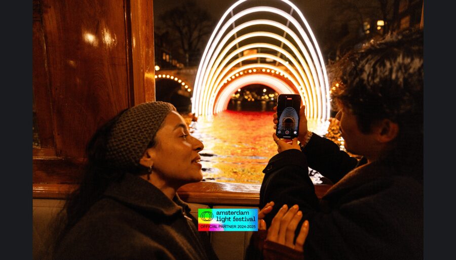 Amsterdam: Light Festival Heated Cruise w/ Drinks & Snacks - Why the festival works better from the canals