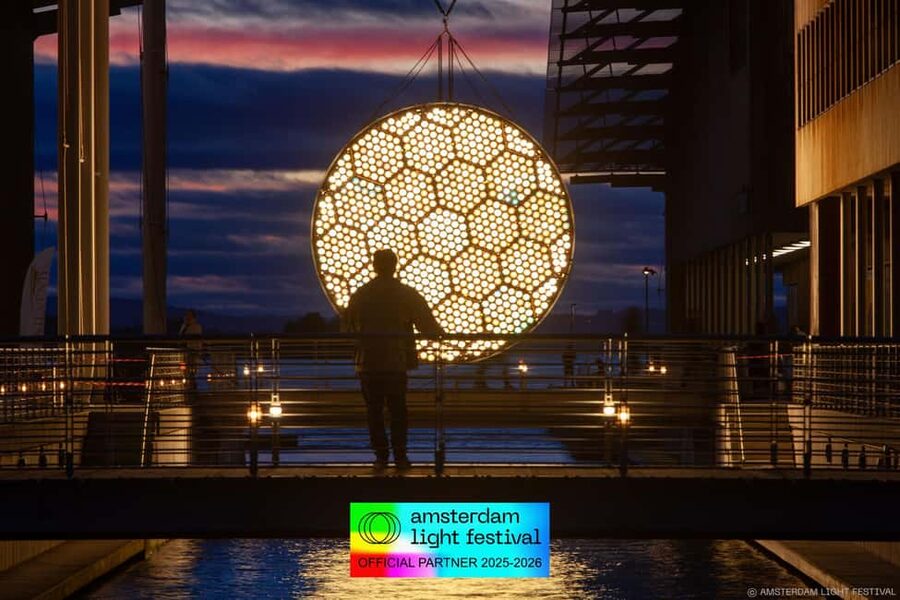 Amsterdam: Light Festival Heated Cruise with Drinks Option - Who should book this Amsterdam Light Festival cruise
