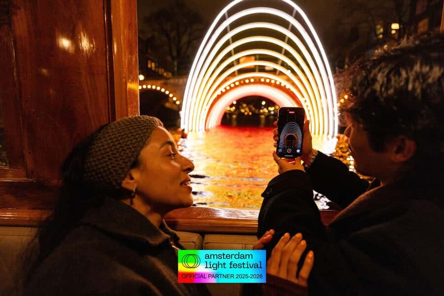 Amsterdam: Light Festival Heated Cruise with Drinks & Snacks - Why this cruise works well in winter