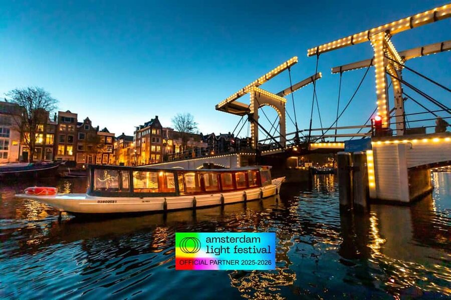 Amsterdam: Light Festival Heated Cruise with Drinks & Snacks - NEMO and the eastern canal views