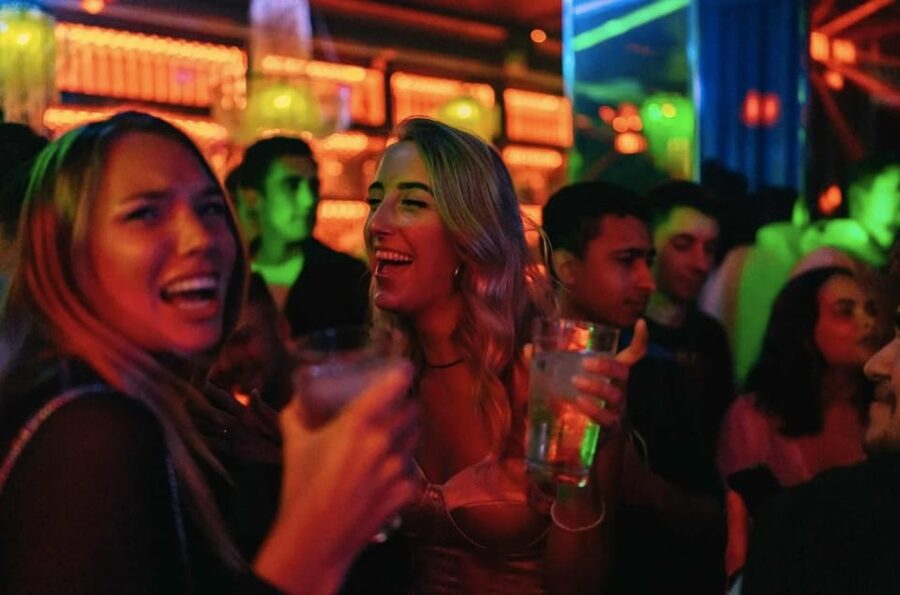Amsterdam: Ludwig's Halloween Pub Crawl with VIP Club Entry - Meeting in Leidseplein and getting started