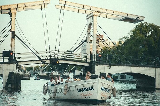 Amsterdam: Luxury Boat Cruise Unlimited Cocktails, Beers & Wines - What you see in one hour