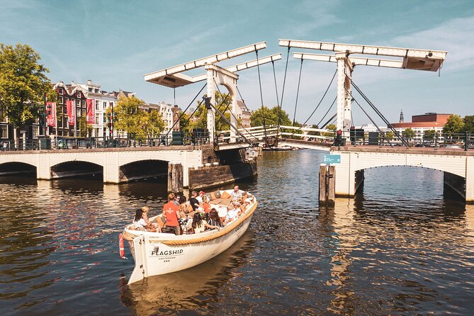Amsterdam Luxury Canal Cruise + Unlimited Drinks & Bites option - Boat comfort, seating, and winter weather