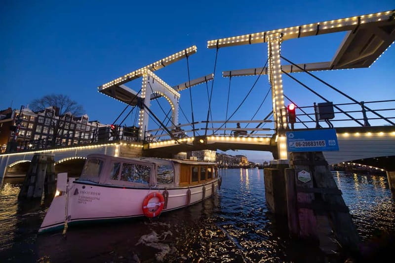 Amsterdam: Luxury Canal Cruise with Optional Snacks & Drinks - Oudeschans, the Dancing Houses, and Herengracht