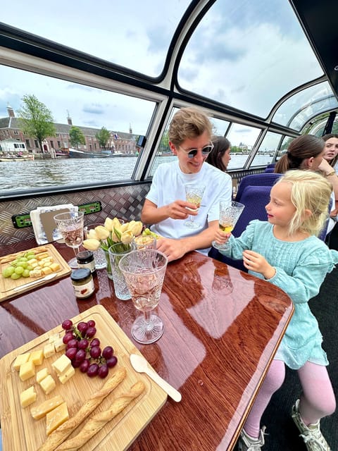 Amsterdam: Luxury Cheese & Wine Canal Cruise - What the canal route gives you