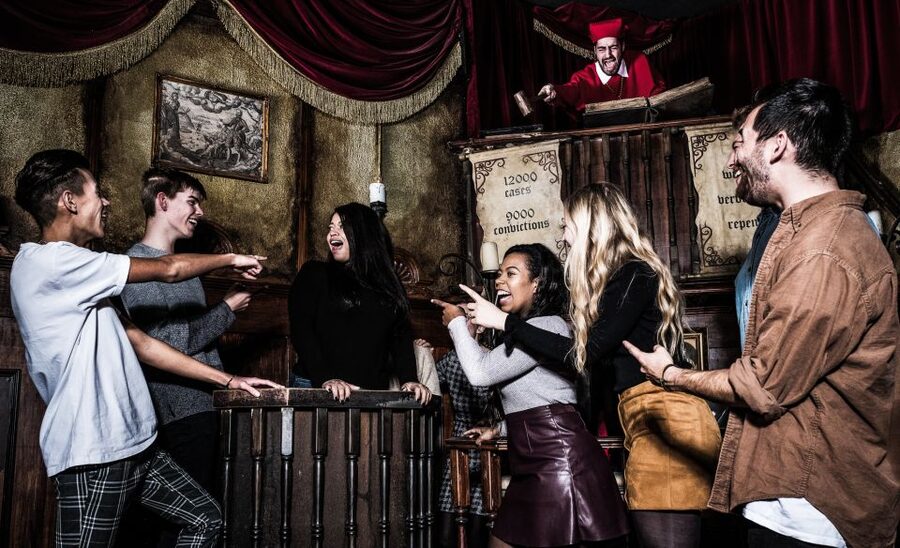 Amsterdam: Madame Tussauds & Amsterdam Dungeon Combo Ticket - The Amsterdam Dungeon: Amsterdam’s grim past as live theater