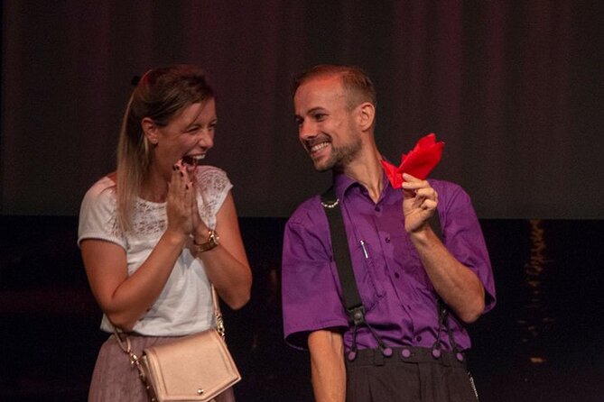 Amsterdam Magic Show: Things That Make You Go Huh - A small room makes the tricks feel personal