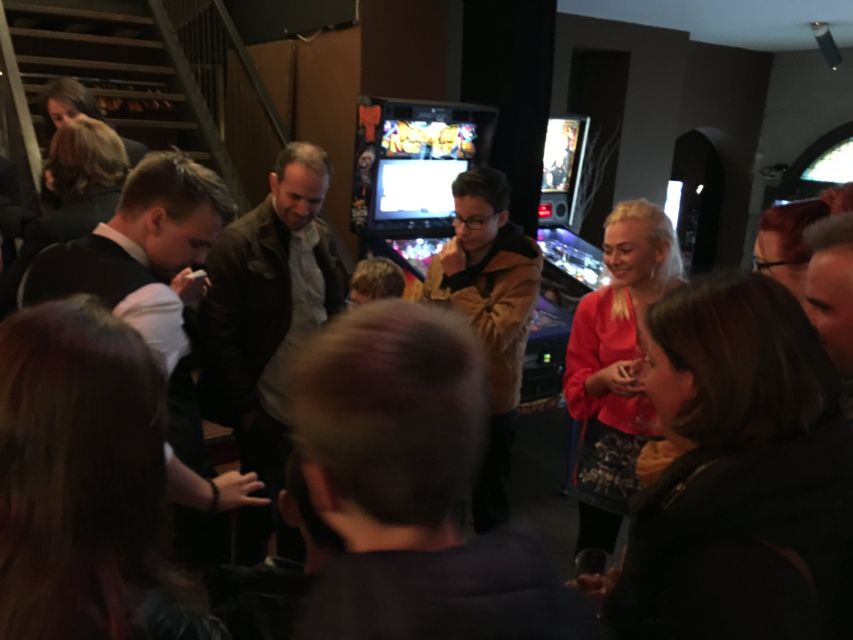 Amsterdam: Magic Show - Close-up tricks before the curtain rises