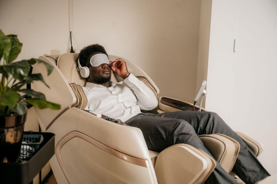 Amsterdam: Massage Session - Settling into the 3D relaxation capsule