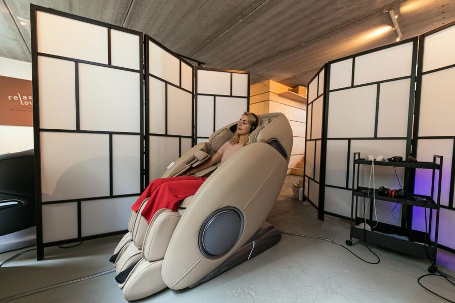 Amsterdam: Massage Session - Who will get the most from this stop