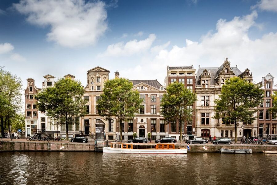 Amsterdam: Museum of the Canals Ticket with Audio Guide - Following 400 years through multimedia displays