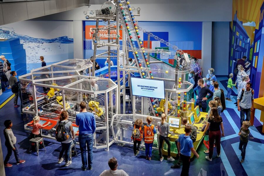 Amsterdam: NEMO Science Museum Ticket - The Chain Reaction brings the building to life