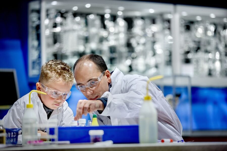 Amsterdam: NEMO Science Museum Ticket - Put on a lab coat and try the experiments