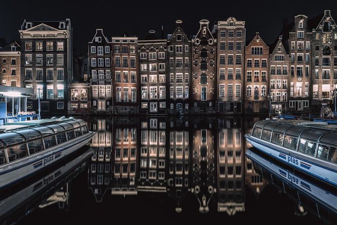 Amsterdam Night Photography Workshop with a Professional - Meeting at Amsterdam Centraal at 9:30 pm