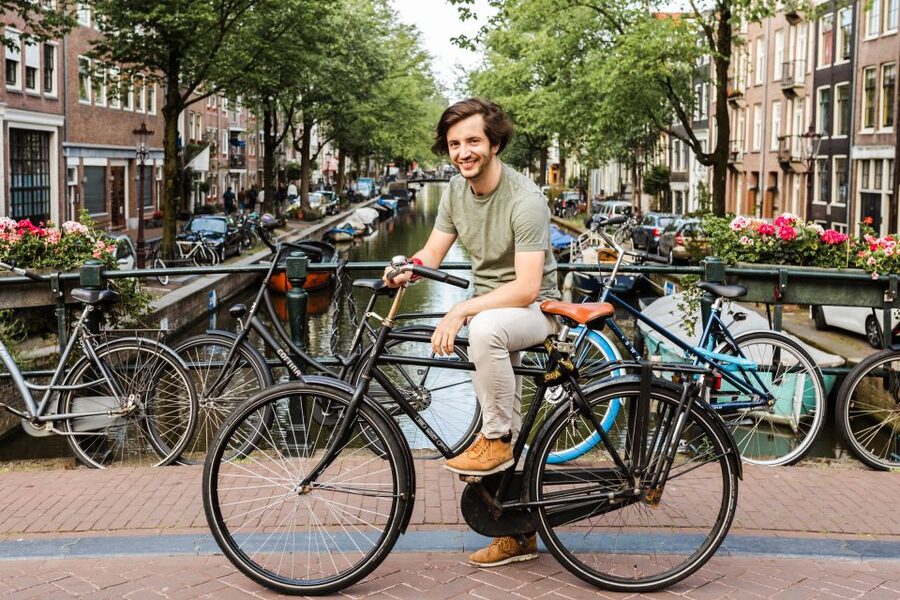 Amsterdam: Off-the-Beaten-Track Neighborhoods Private Tour - How the private format affects the value