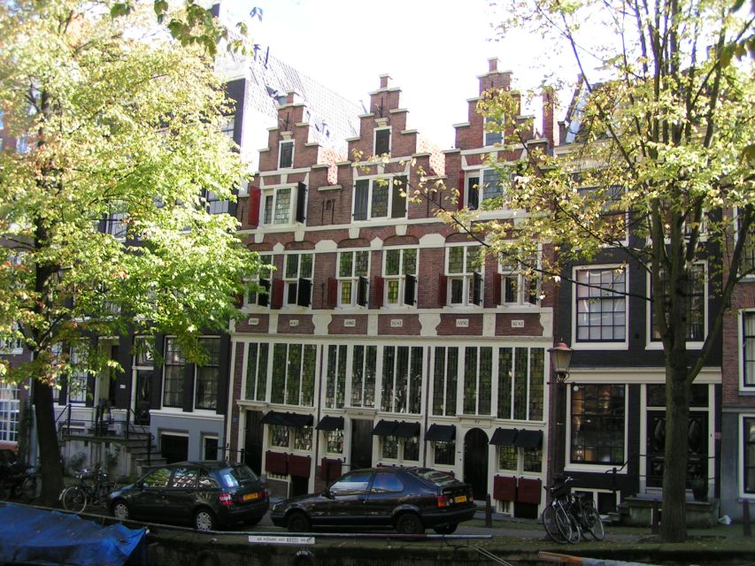 Amsterdam Old City Private Walking Tour - Why Amsterdam’s swampy beginnings matter