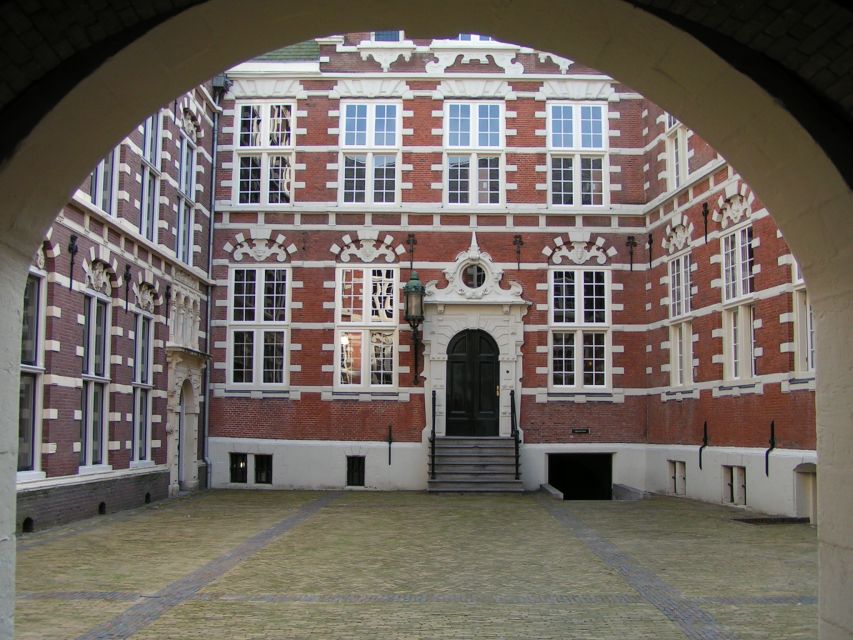 Amsterdam Old City Private Walking Tour - The Jewish District, Chinatown, and Nieuwmarkt