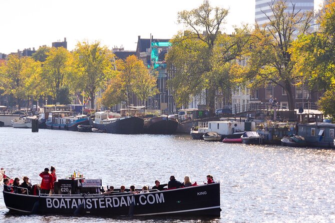 Amsterdam Open Boat Cruise in Old City Centre with Drinks Options - Why an open boat is the right way to see Amsterdam