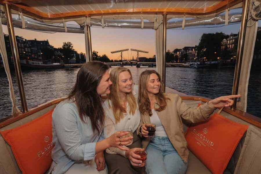 Amsterdam: Open Boat Cruise option Unlimited Drinks & Bite - Key points to know before booking