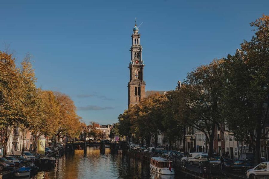 Amsterdam: Open Boat Cruise option Unlimited Drinks & Bite - Group size, mood, and who will enjoy it