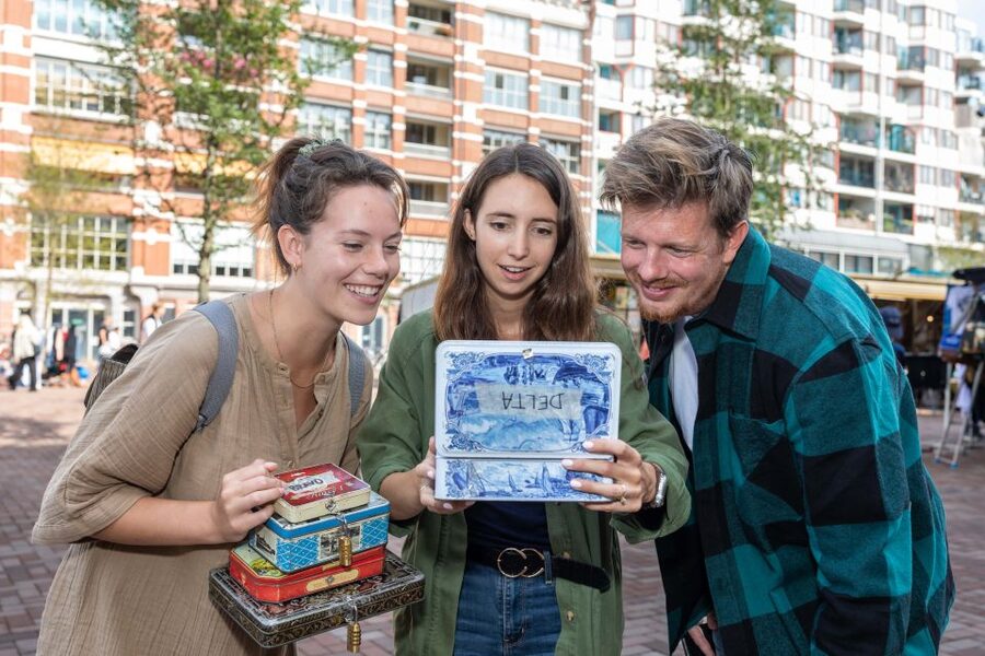 Amsterdam: "Operation 45 " Treasure Hunt Walking Tour - Five stops through Amsterdam’s old Jewish District