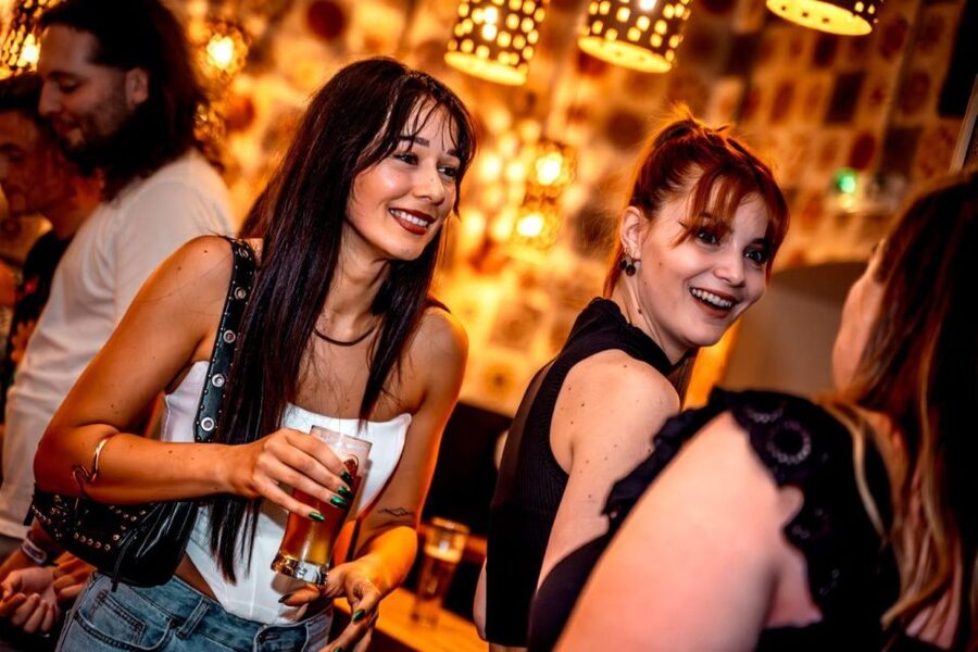 Amsterdam: Original Pub Crawl Party with VIP Entrance - What to budget beyond the booking fee