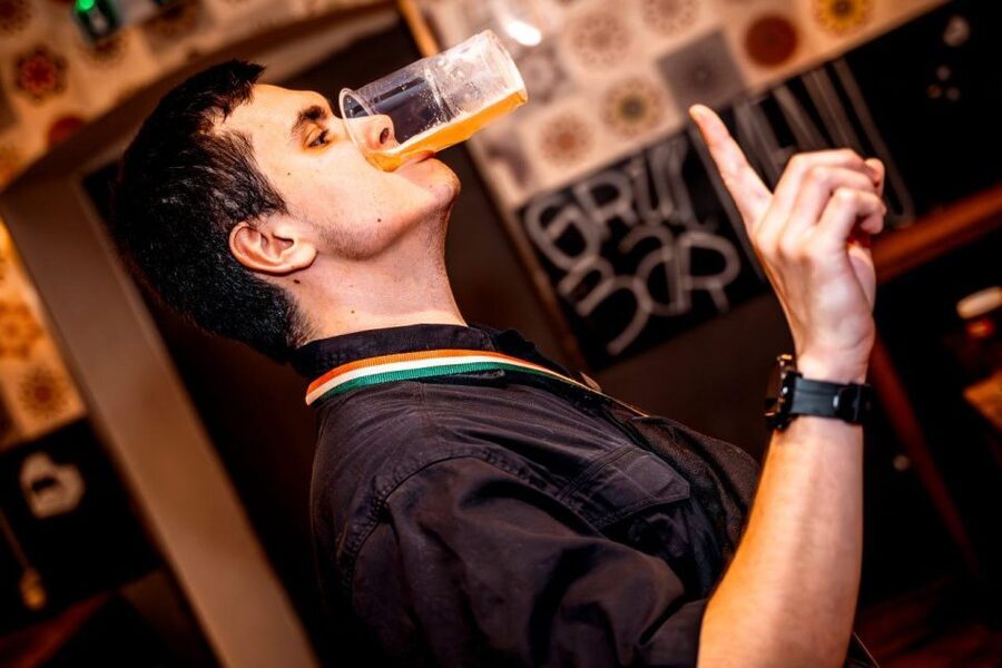 Amsterdam: Original Pub Crawl Party with VIP Entrance - The Waterhole and the first drinks