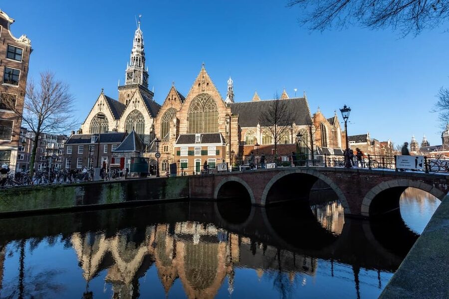 Amsterdam: Oude Kerk Entry Ticket - Who will enjoy the Oude Kerk most?
