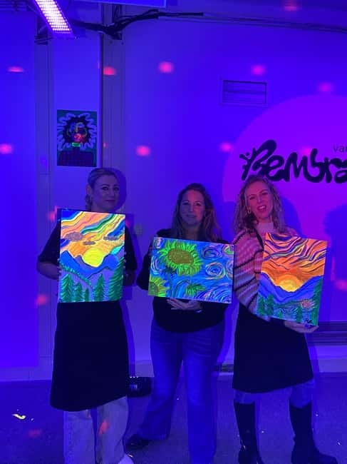 Amsterdam: Paint and Sip in the Dark at Rembrandt van Wine - Tips for making the most of the session