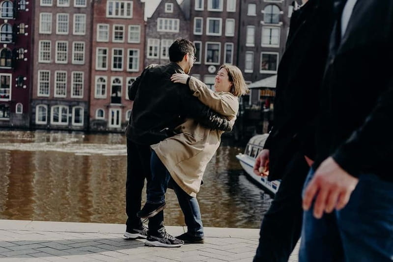 Amsterdam: Particular Photo Session - Amsterdam memories without the selfie stick
